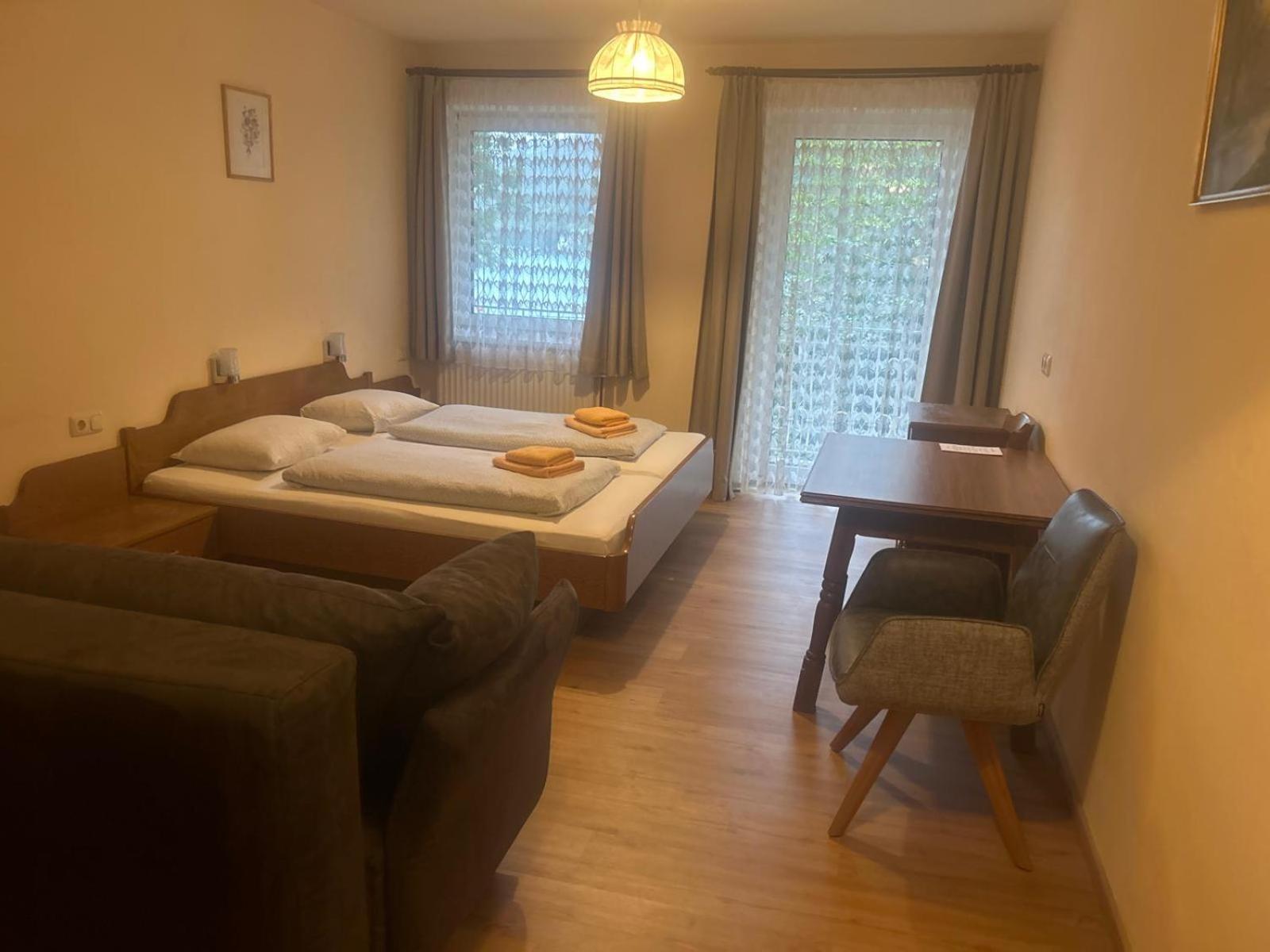 Gasthof Mit Seeterasse & Appartements Zur Landeroith Weyregg am Attersee Dış mekan fotoğraf