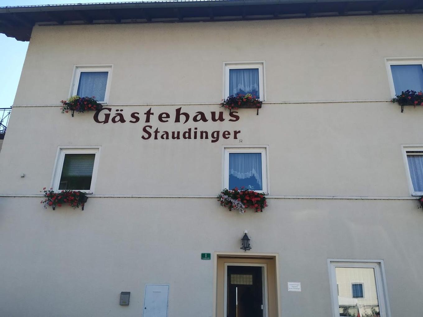 Gasthof Mit Seeterasse & Appartements Zur Landeroith Weyregg am Attersee Dış mekan fotoğraf
