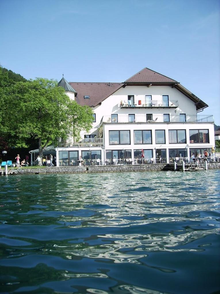 Gasthof Mit Seeterasse & Appartements Zur Landeroith Weyregg am Attersee Dış mekan fotoğraf