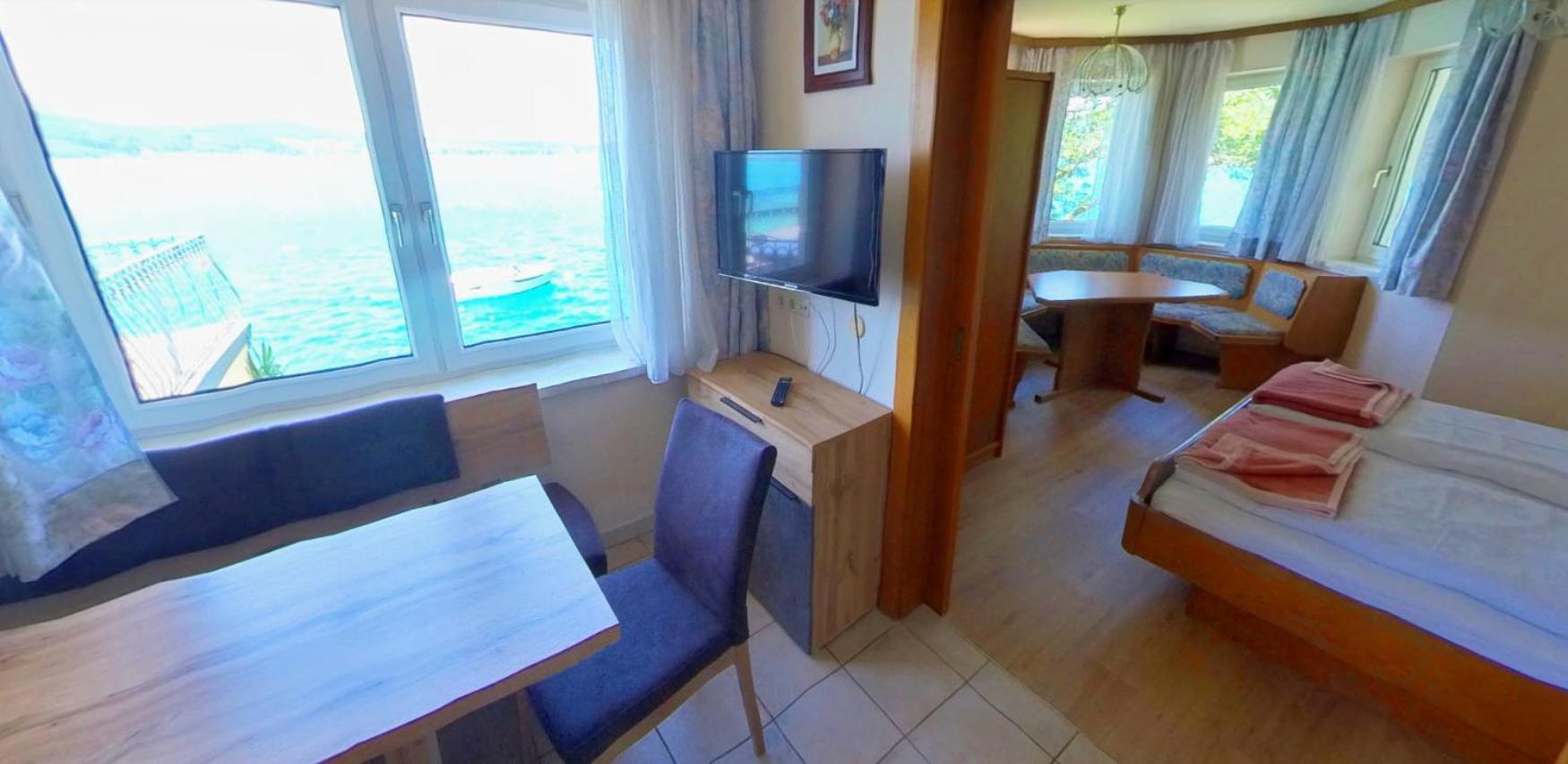 Gasthof Mit Seeterasse & Appartements Zur Landeroith Weyregg am Attersee Dış mekan fotoğraf
