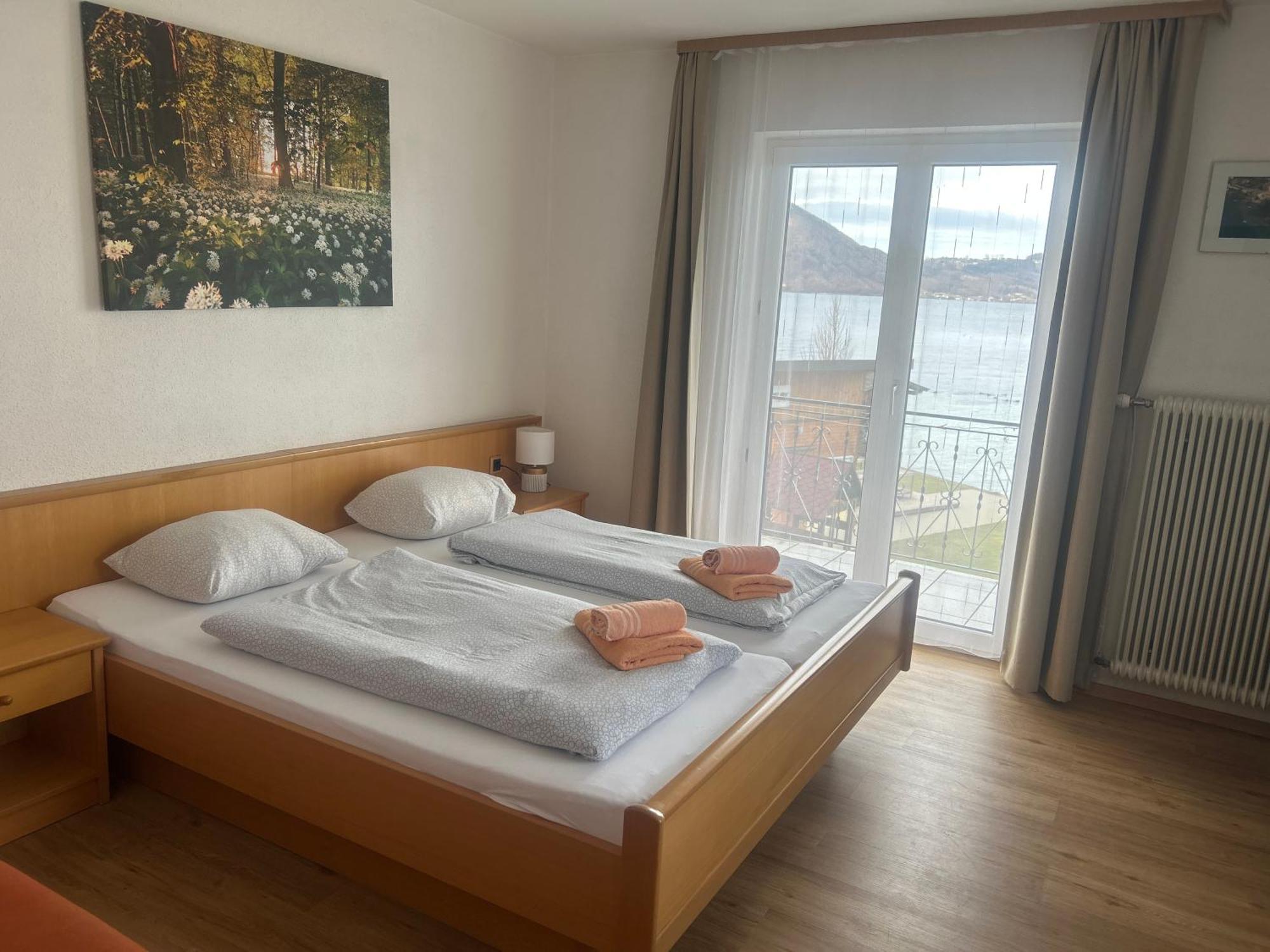 Gasthof Mit Seeterasse & Appartements Zur Landeroith Weyregg am Attersee Dış mekan fotoğraf